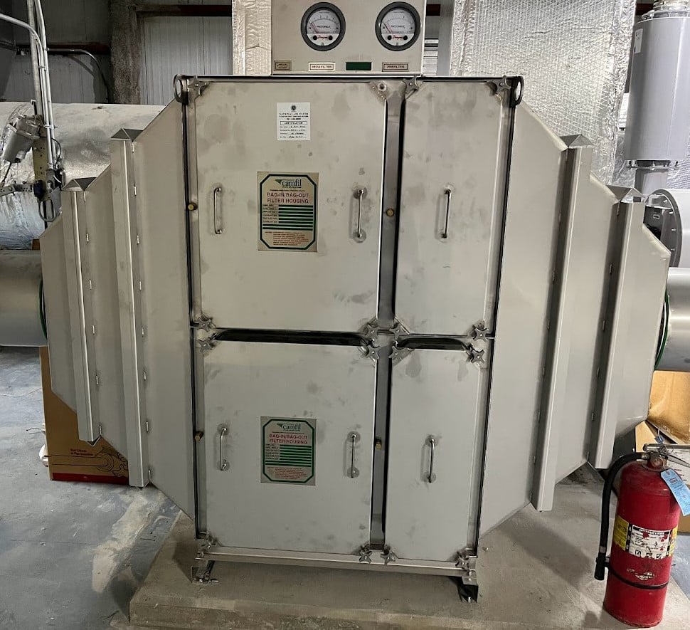 Bag-In/Bag-Out (BIBO) HEPA filter housing