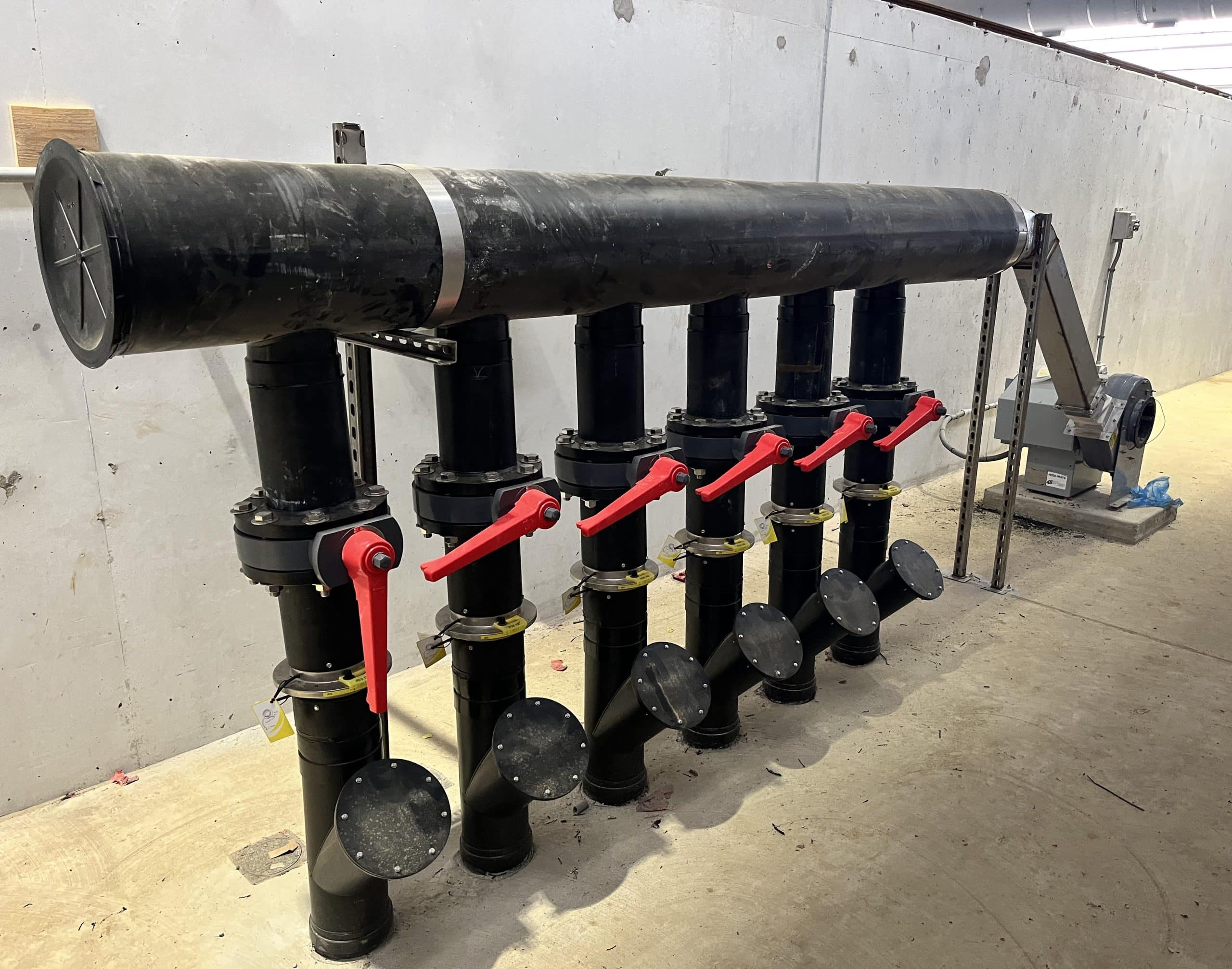 Aeration manifolds with Hartzell Air Movement Series 41 FRP pressure blowers